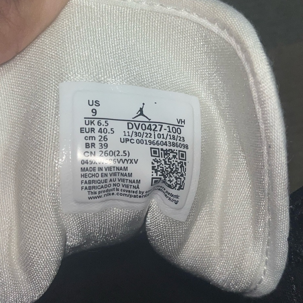 Jordan 1 Mid SE (Women’s)